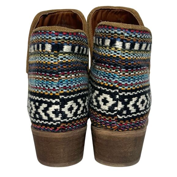 STEVE MADDEN Women’s Suede Tribal Trim Short Boot - Picture 4 of 7